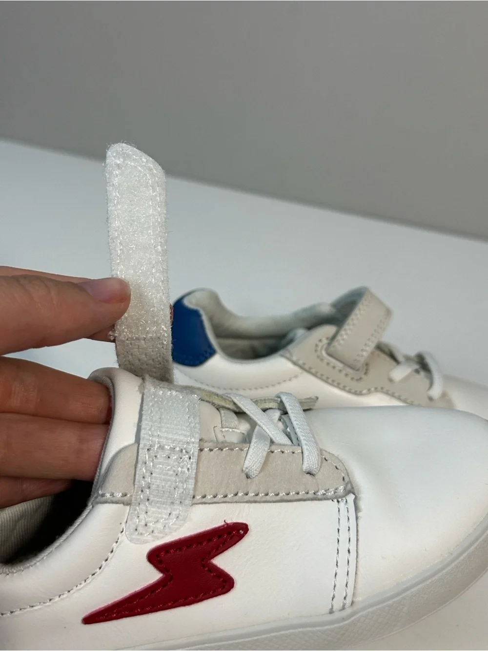 Stride Rite Kailin White Sneakers Size 9W Red White Blue